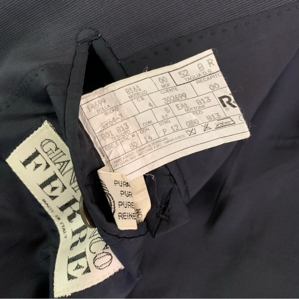 Vintage Gianfranco Ferre Navy Blazer - Picture 6 of 11